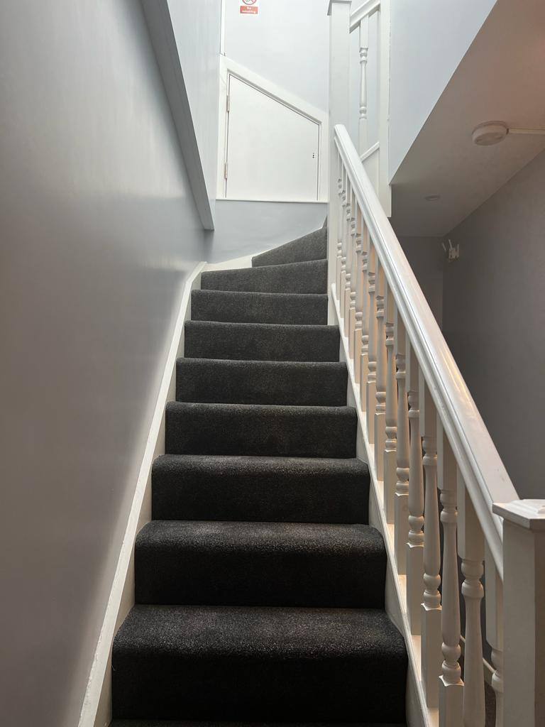En-Suite Loft, Prime Location Airport access