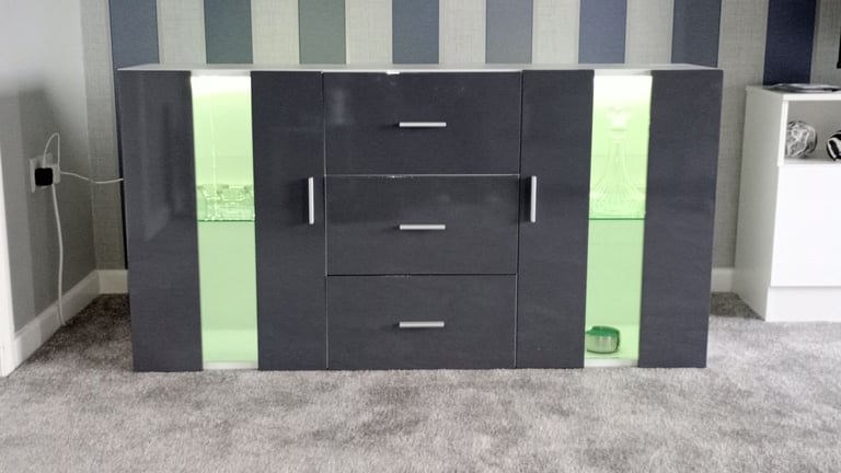 Sideboard/display cabinet 