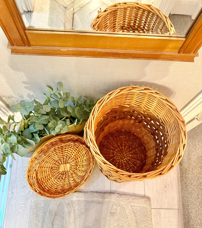 Wicker laundry basket with handles & lid