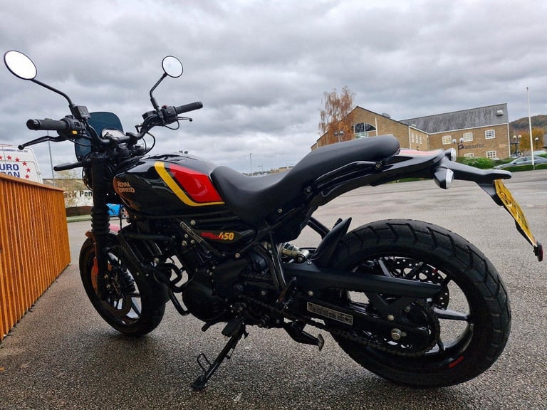 2024 Royal Enfield Guerilla 450 - Low mileage Premium colour Heated grips