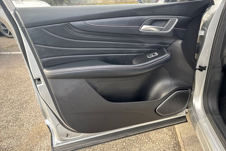 2023 MG MG HS 103408 Hatchback Automatic