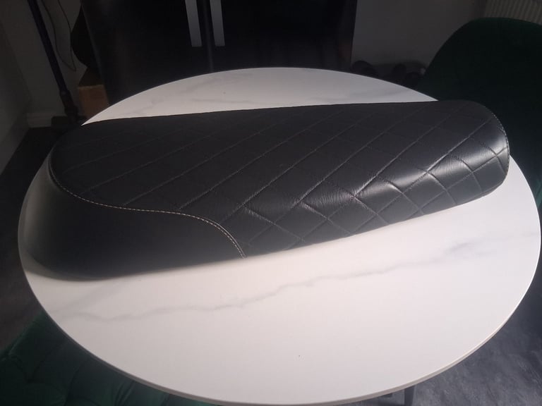 image for Royal Enfield Interceptor seat