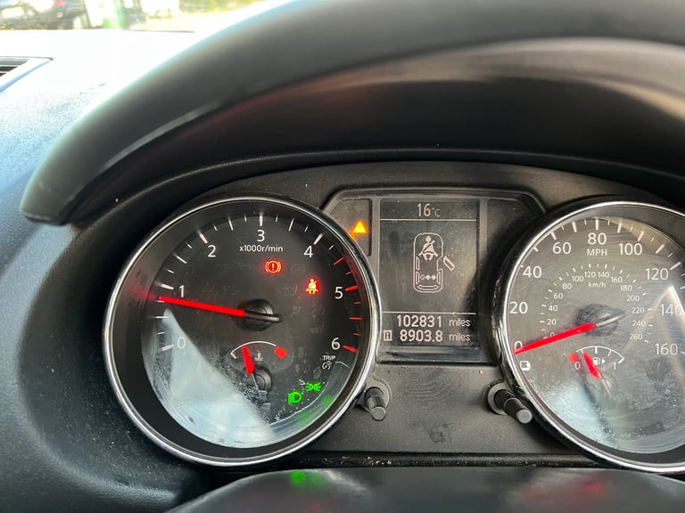 Nissan, QASHQAI, Hatchback, 2010, Manual, 1461 (cc), 5 doors