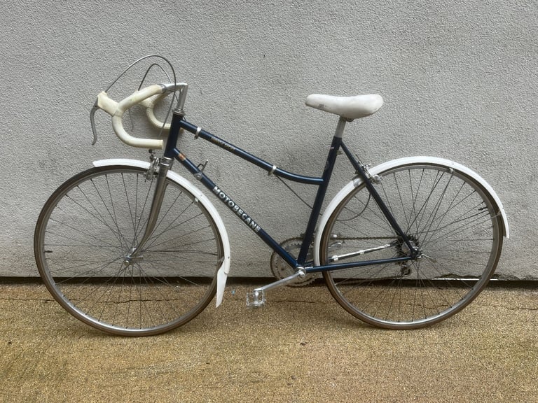 image for Stunning sporty Women's Motobecane Vintage Roadbike