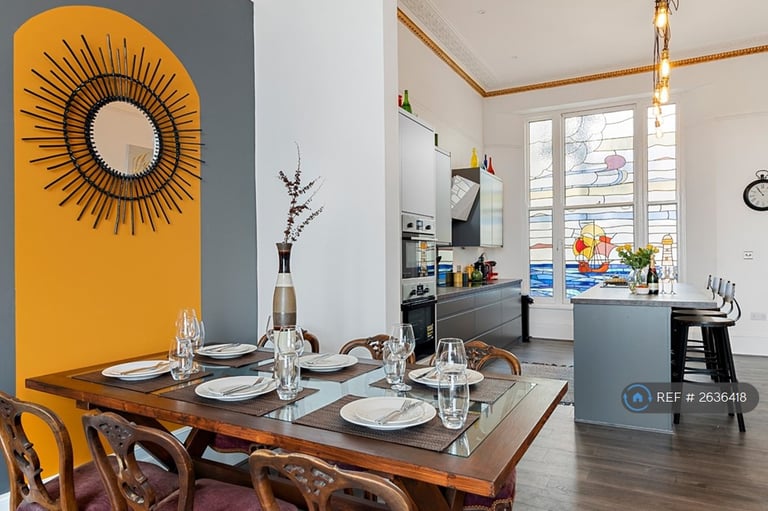 2 bedroom flat in Powderham Terrace, Teignmouth, TQ14 (2 bed) (#2636418)