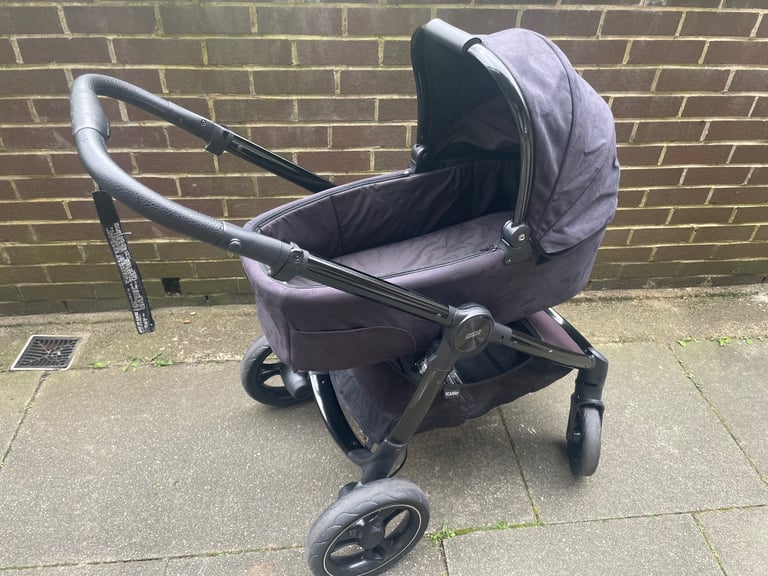 Mamas and Papas Ocarro Pram - Raven