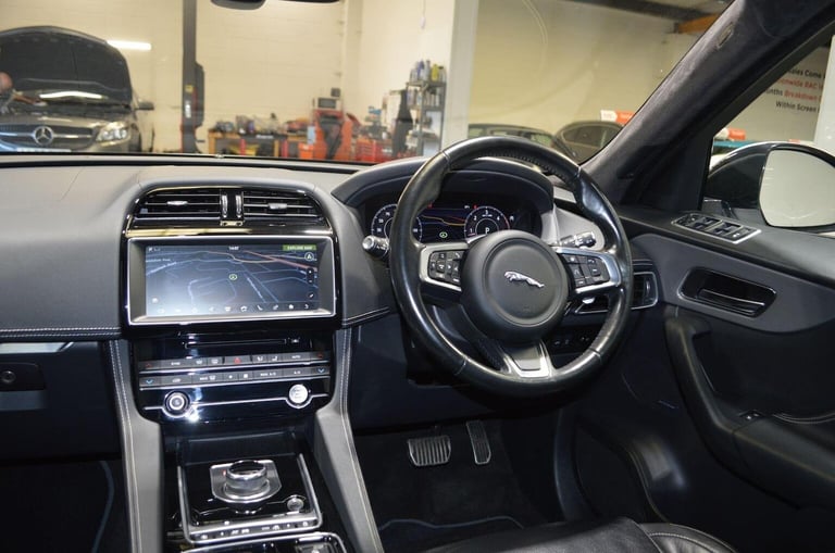 JAGUAR F-PACE 2.0 D180 Chequered Flag Auto AWD Euro 6 (s/s) 5dr 2019