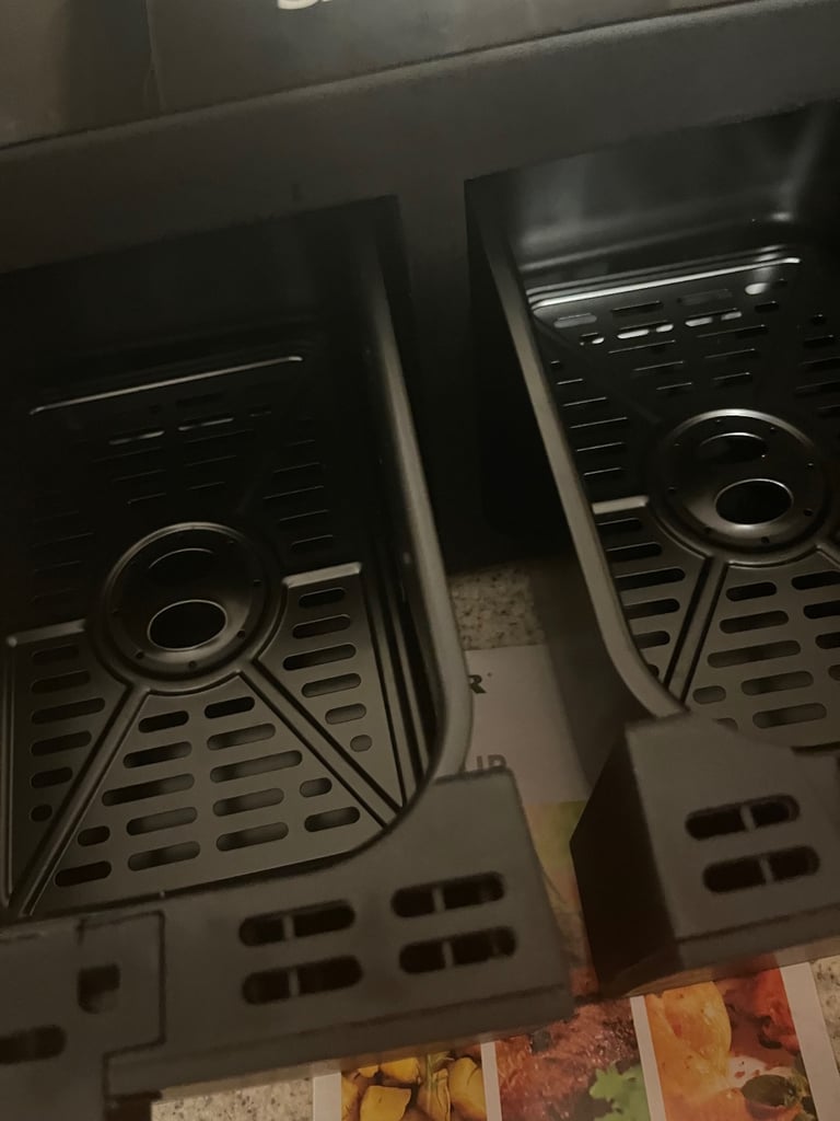 SALTER LARGE BLACK DUAL AIR FRYER WITH BOOKLET *BRAND NEW OUT THE BOX* 