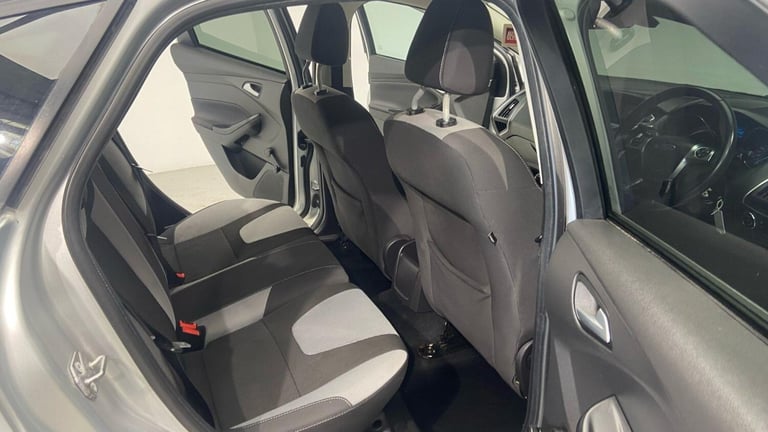 2014 Ford Focus 1.6 TDCi Zetec Euro 5 (s/s) 5dr HATCHBACK Diesel Manual