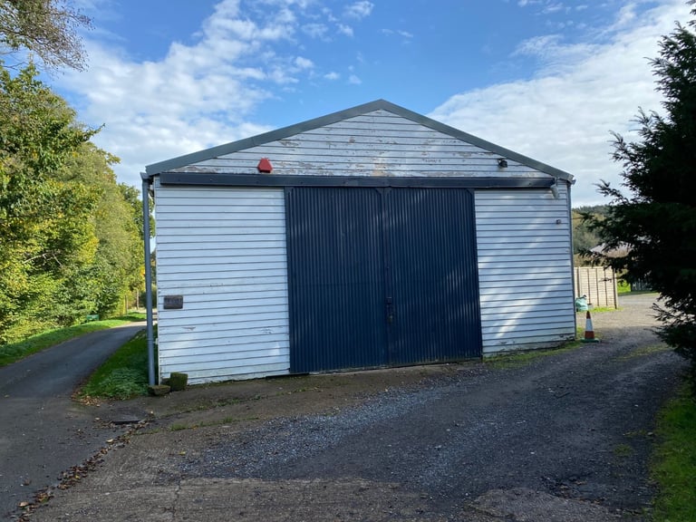 Unit / Workshop / Storage to rent Tunbridge Wells, Kent (2,500 sq ft)