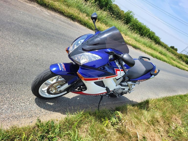 2004 54 HONDA VFR 800-5 HRC COLOURS VFR800 VTEC SPORTS TOURER NEW MOT