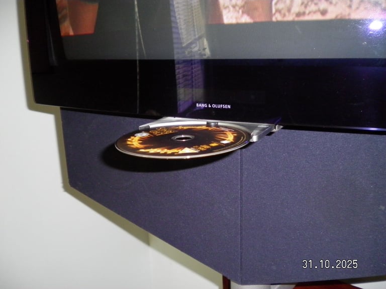 Bang & Olufsen BeoCenter 1 CRT DVD Retro Gaming TV Monitor RGB Scart 240p