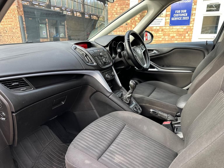 2013 Vauxhall Zafira Tourer 1.8 16V Exclusiv Euro 5 5dr Petrol