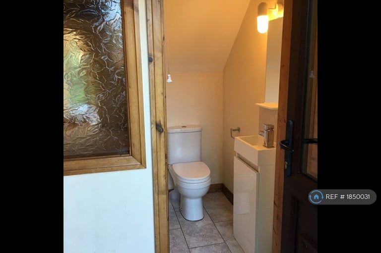 3 bedroom house in Fulstone Road, Huddersfield, HD4 (3 bed) (#1850031)