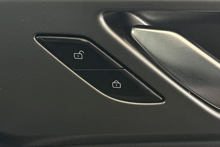 2025 MG MG HS 106287 Hatchback Petrol Automatic