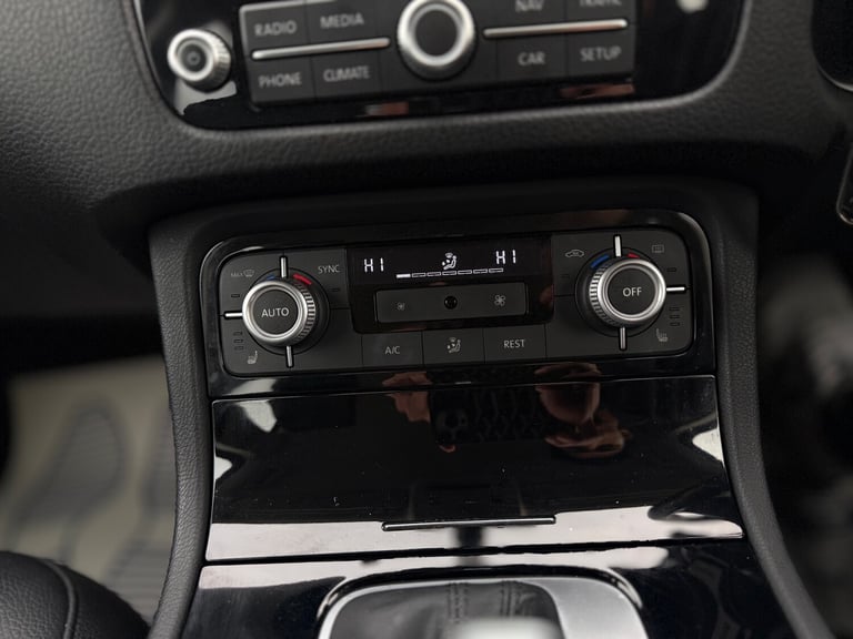 2015 Volkswagen Touareg 3.0 TDI V6 BlueMotion Tech Escape SUV 5dr Diesel