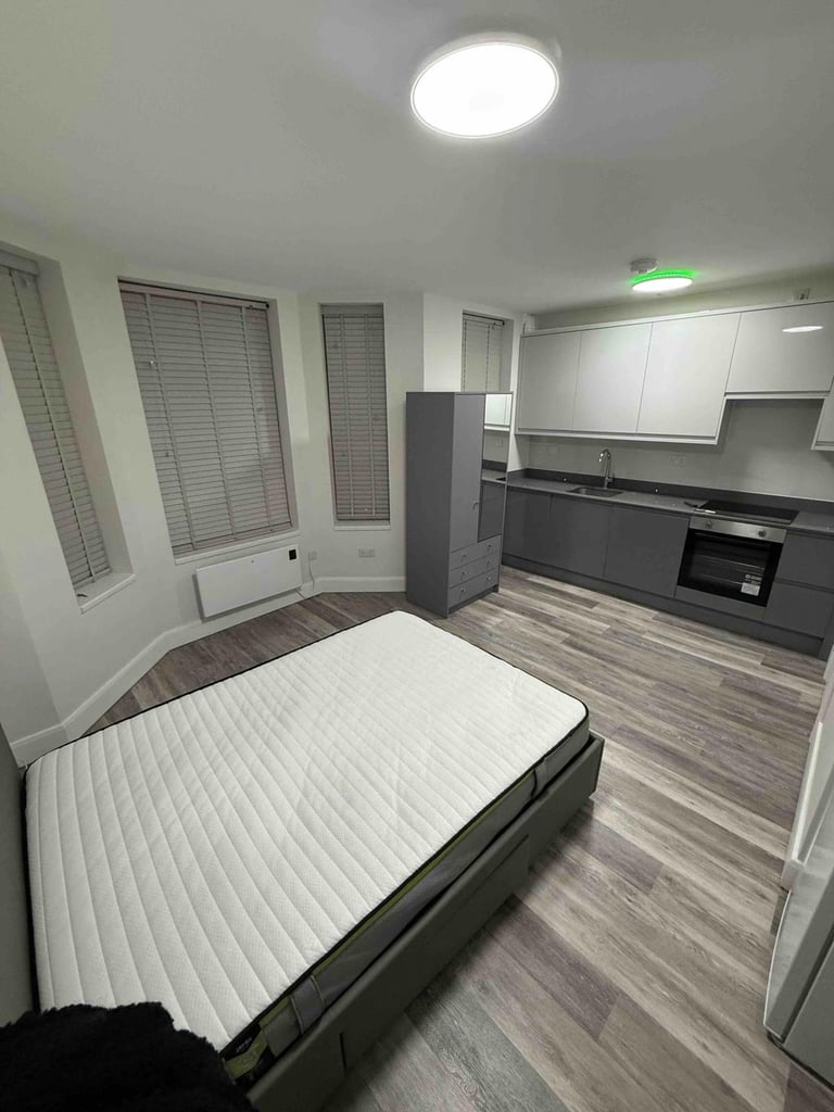 1 bedroom flat in 12 Ealing Road, HA0