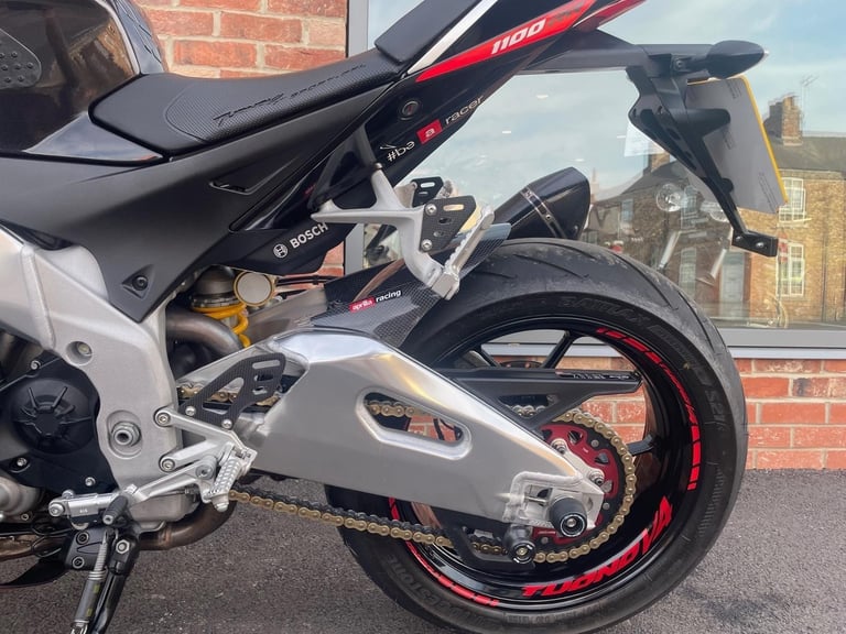 Aprilia Tuono rr 1100