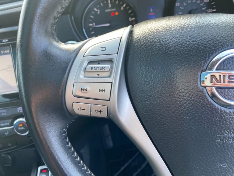 2016 Nissan Qashqai 1.6 dCi N-Connecta SUV 5dr Diesel Manual 4WD Euro 6 (s/s) (130 ps) HATCHBACK ...