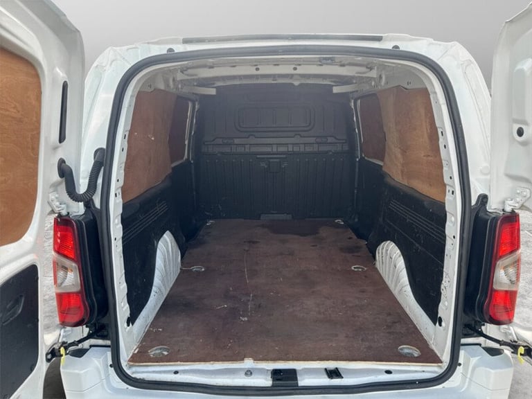 2020 Vauxhall Combo 2300 1.5 Turbo D 100ps H1 Sportive Van PANEL VAN DIESEL Manual