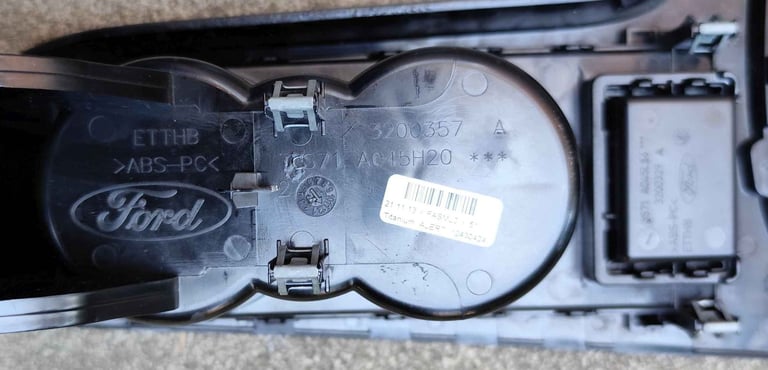  FORD MONDEO MK4 CENTRE CONSOLE /Gear Selector Surround /DASHBOARD FASCIA SURROUND TRIM £50