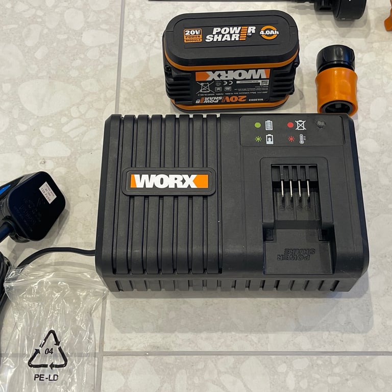 WORX WG630E.1 18V 20V Max Cordless Hydroshot Pressure Washer Boxed