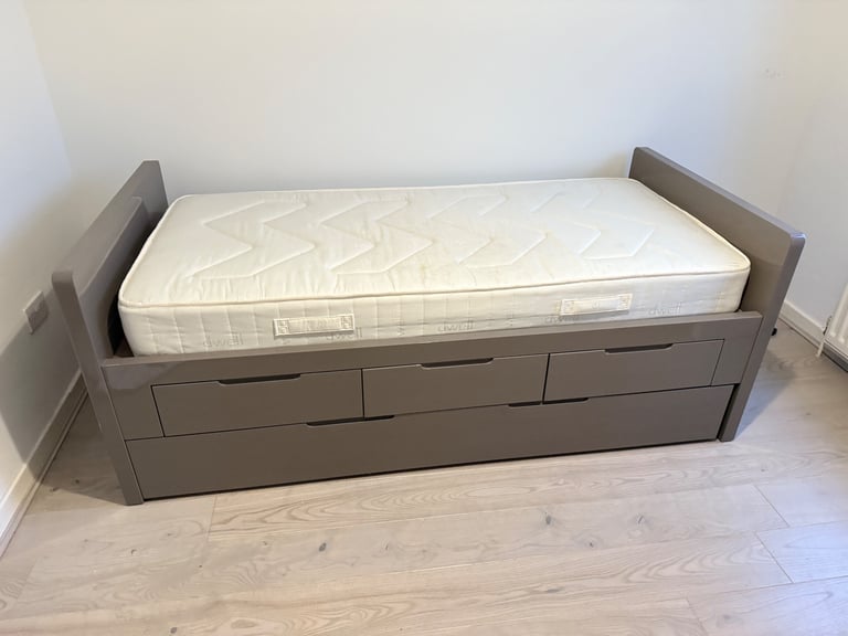 FREE DELIVERY DWELL GREY GLOSS TRUNDLE BED WITH 2 MATTRESSES GOOD CONDITION
