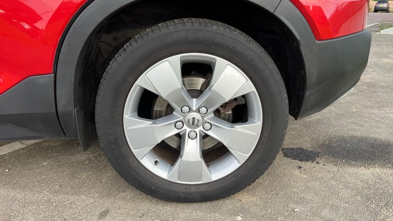 2020 Volvo XC40 Momentum B4 AWD mild hybrid ESTATE Petrol/Electric Hybrid Automatic