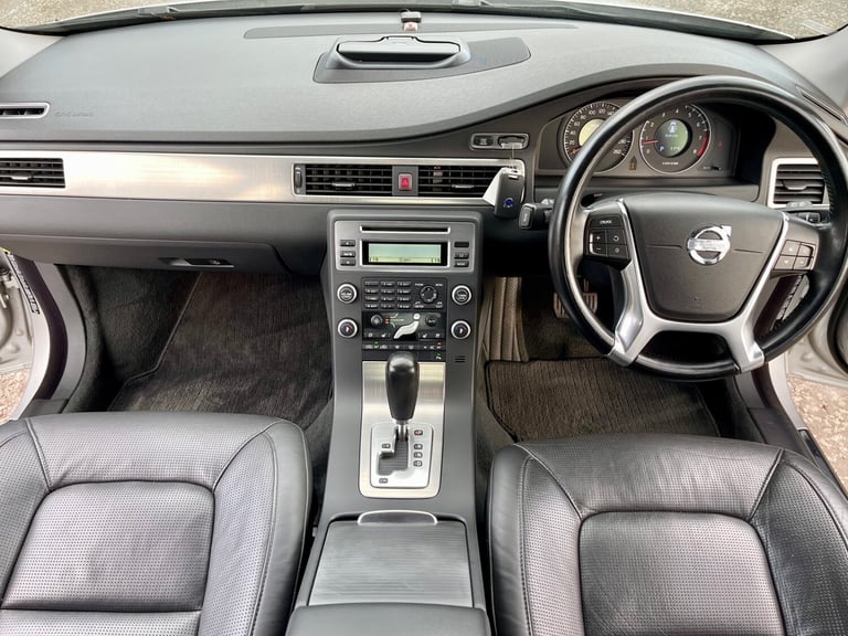 2009 Volvo V70 2.5 LE PETROL 4/B GRADE REVERSE CAMERA LOW MILLAGE Hatchback Petrol Manual