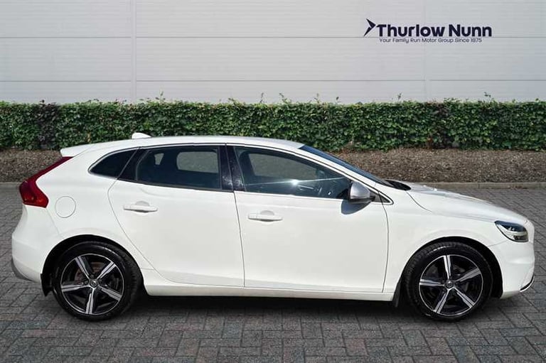 2017 Volvo V40 2.0 D2 R-Design Nav Plus Hatchback 5dr Diesel Manual Euro 6 (s/s) (120 ps) Hatchba...