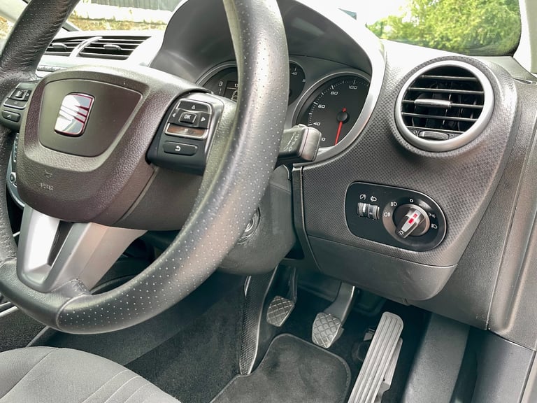 Seat, LEON, Hatchback, 2011, Manual, 1598 (cc), 5 doors