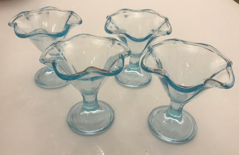 image for 4 blue glass sundae/ ice cream dishes 