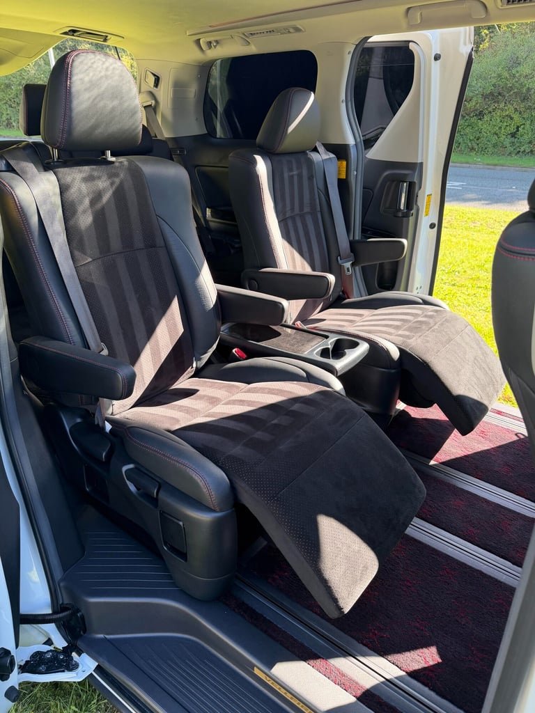 2012 TOYOTA VELLFIRE, WHITE,Golden Eyes 2, 2.4ltr. 7 Seater, Twin Sun roofs, 