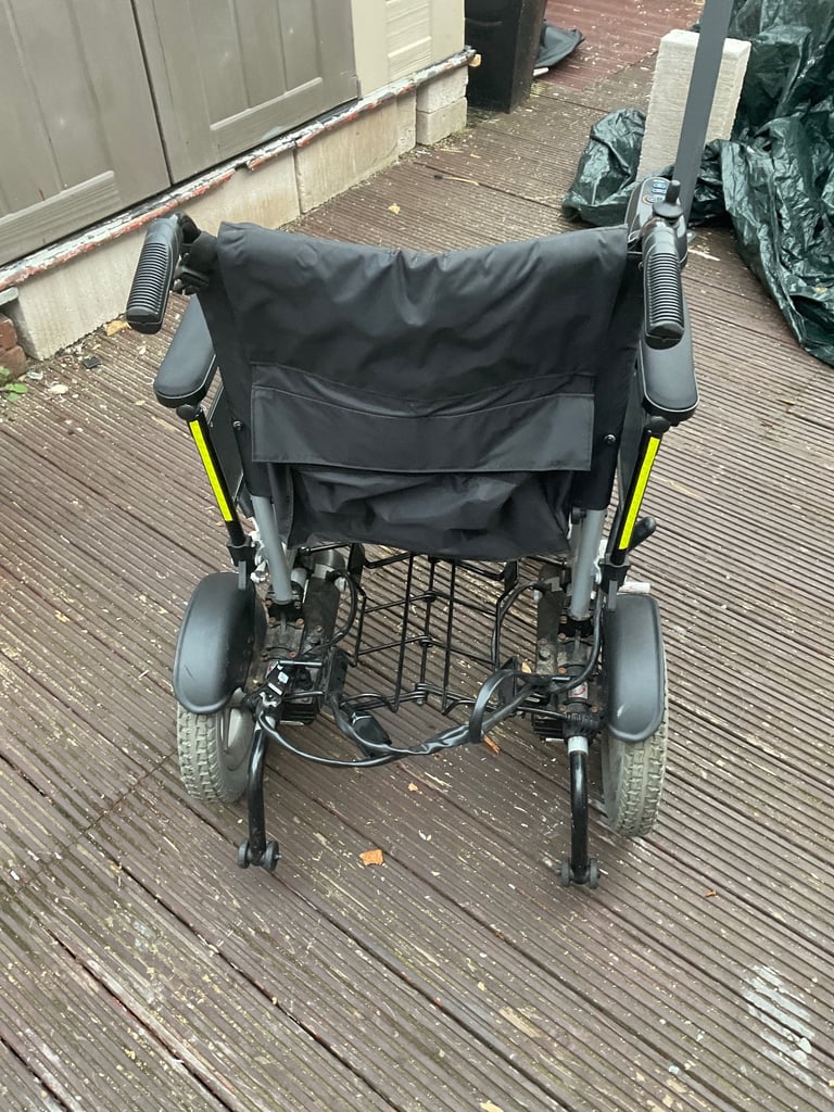 ELECTRIC WHEELCHAIR IN VERY GOOD CONDITION 