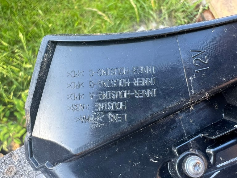 Nissan duke rear light