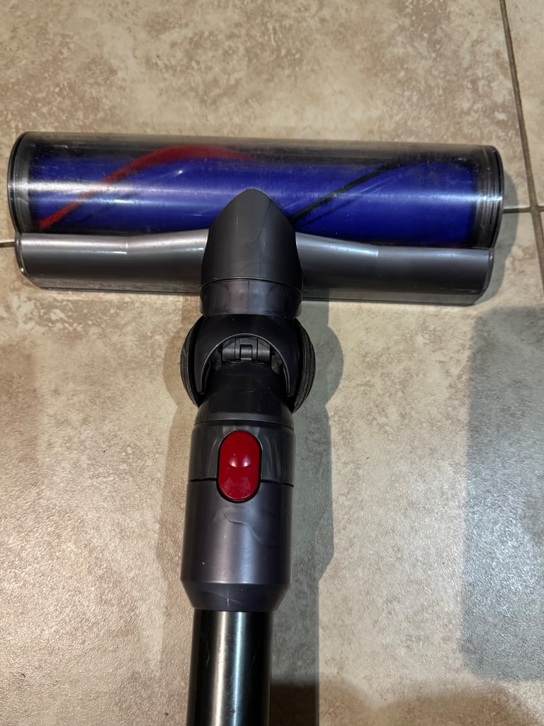 Dyson V8 absolute cordless vacuum cleaner good working order 