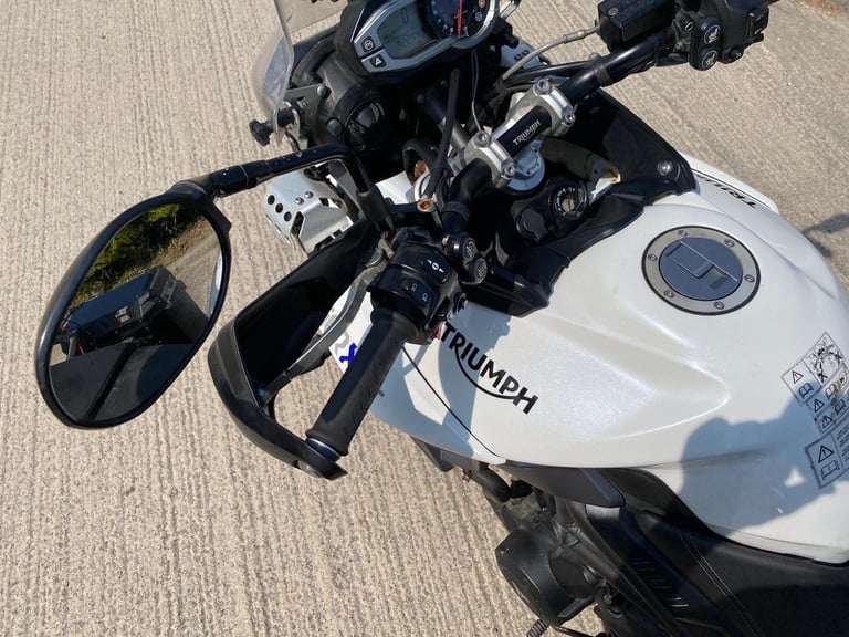 2016 16 TRIUMPH TIGER 800 XRT WHITE ENDURO FULL ADVENTURE LUGGAGE TOURER