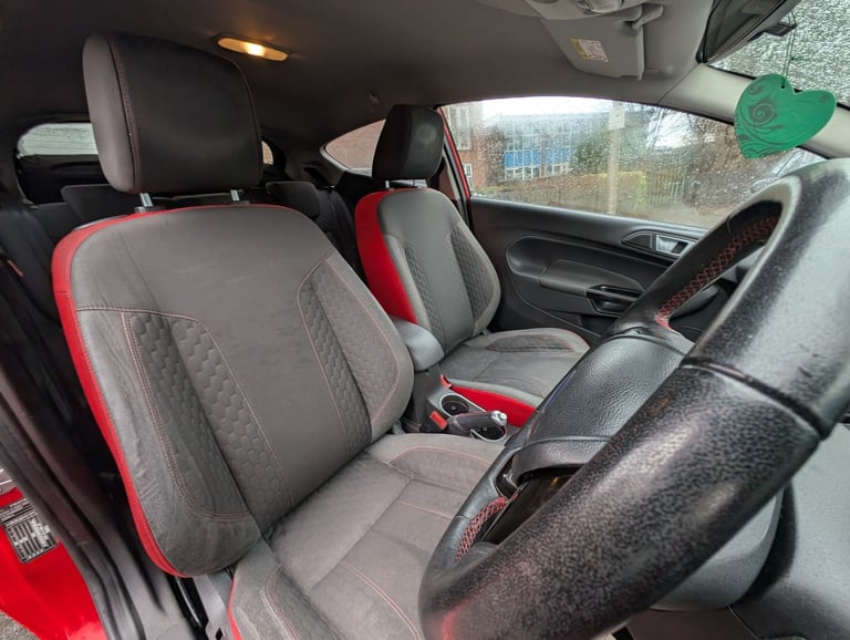 2014 Ford Fiesta 1.0 EcoBoost 140 Zetec S Red 3dr HATCHBACK Petrol Manual