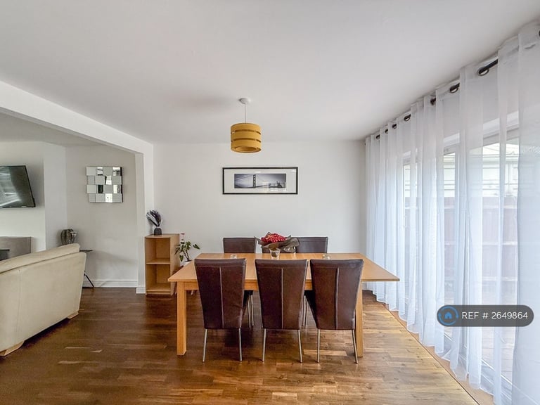 4 bedroom house in Bassett House, Orpington, BR6 (4 bed) (#2649864)