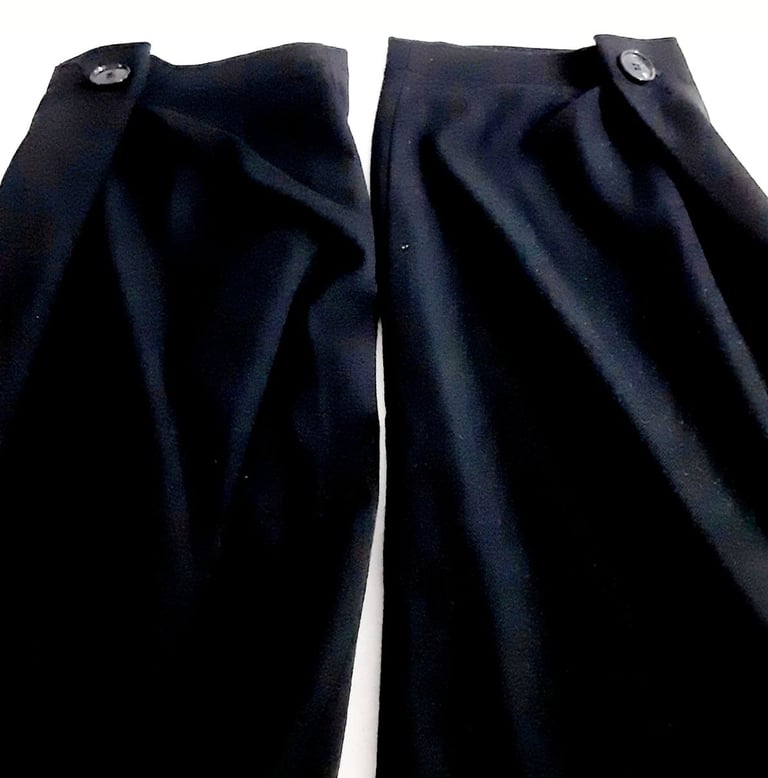 Zara Womens high waist pleats trousers, buttons at bottom. Eur XS W28-30" L26"