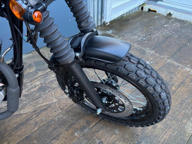 BIKE OF THE WEEK - Bluroc Legend 125cc Scrambler Motorcycle Mutt Bullit 125 