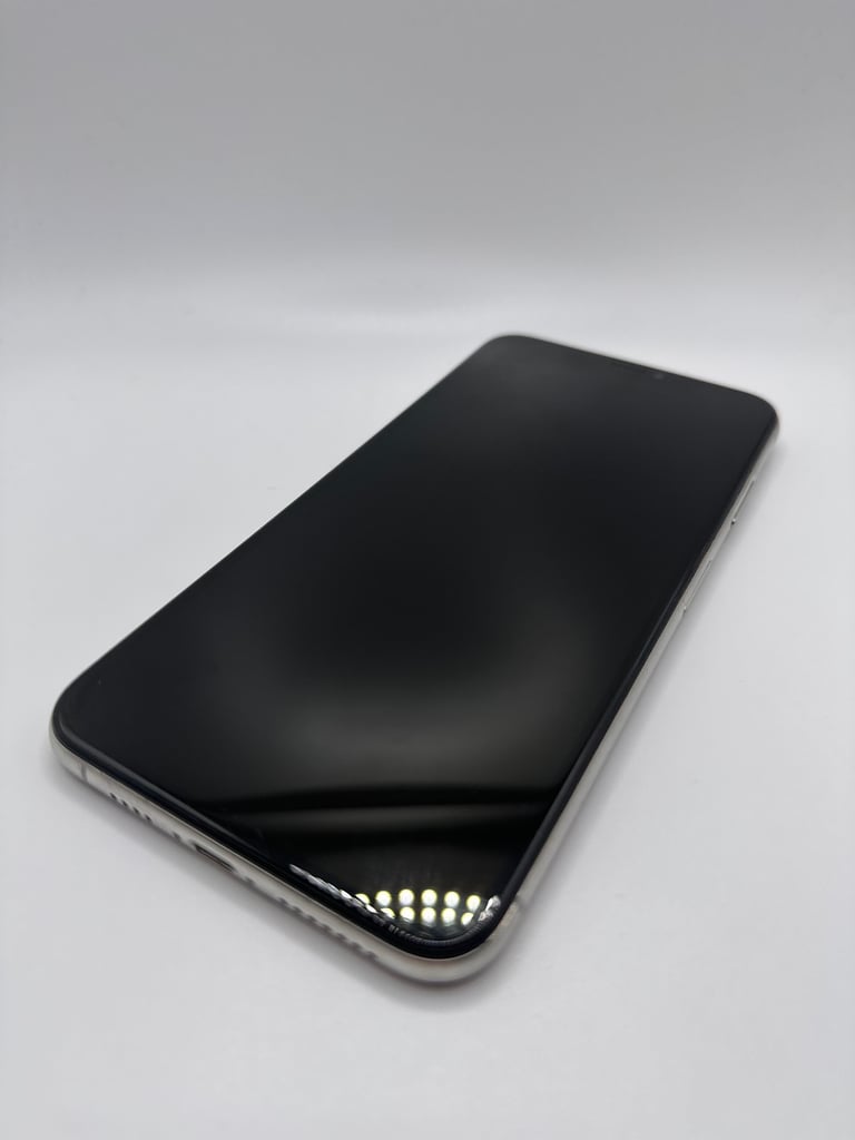 PRISTINE: 512gb Apple iPhone XS Max, White (UNLOCKED)