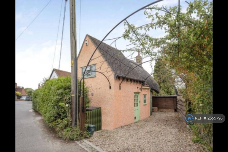 1 bedroom house in Crendon Road, Shabbington, HP18 (1 bed) (#2655798)