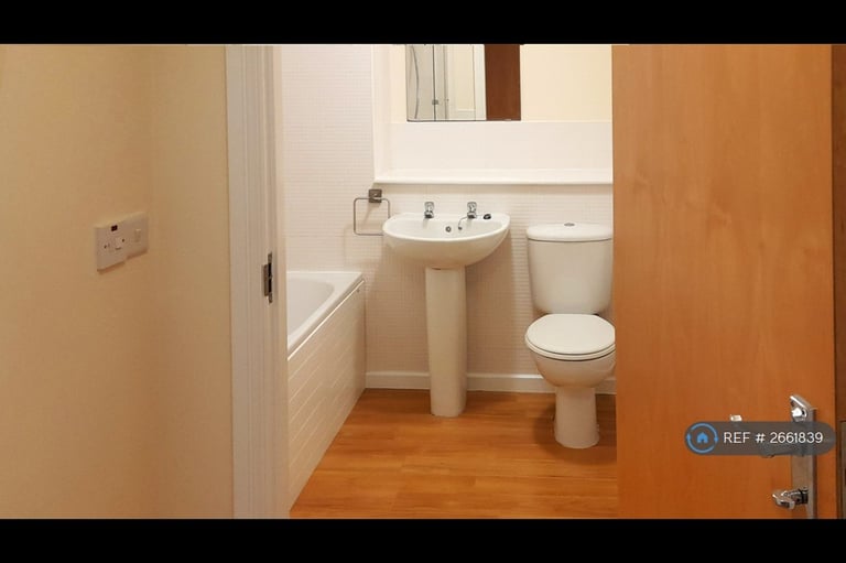 2 bedroom flat in Wren Nest Mill, Glossop, SK13 (2 bed) (#2661839)