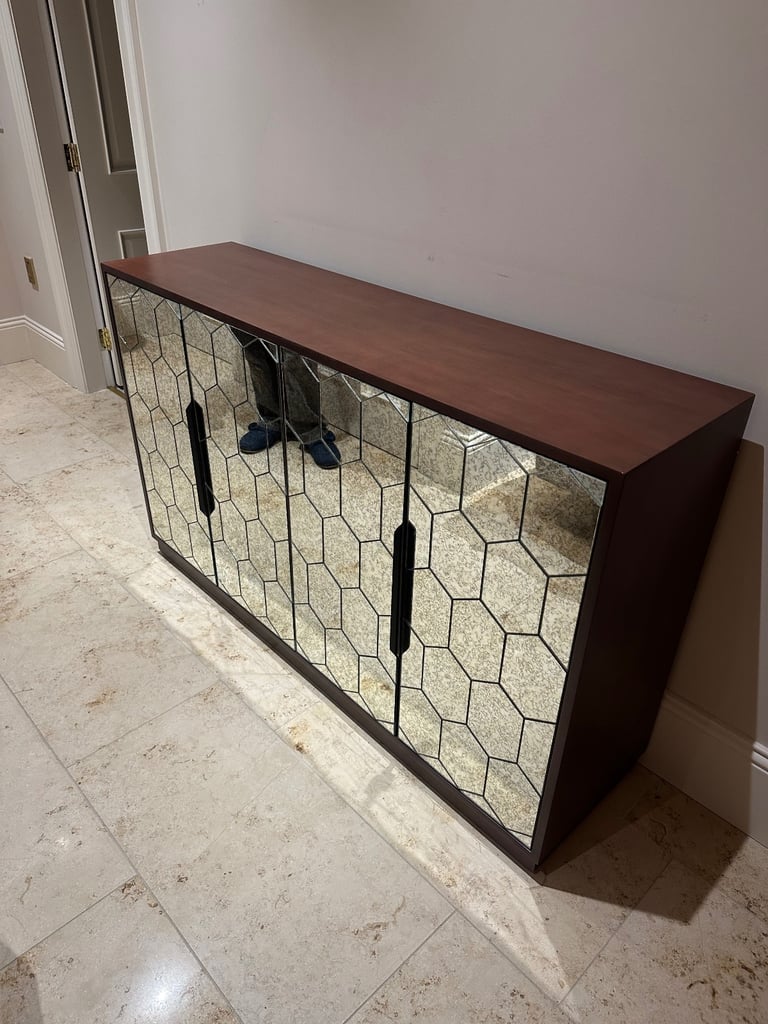 Sideboard 