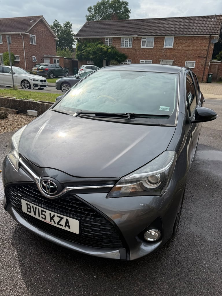 Toyota, YARIS, Hatchback, 2015, Manual, 1329 (cc), 5 doors