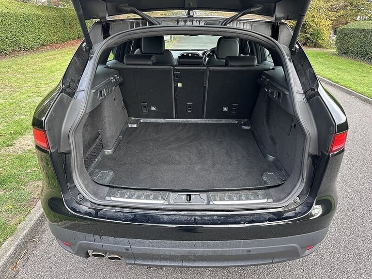 2018 Jaguar F-Pace 2.0d [163] R-Sport 5dr ESTATE DIESEL Manual