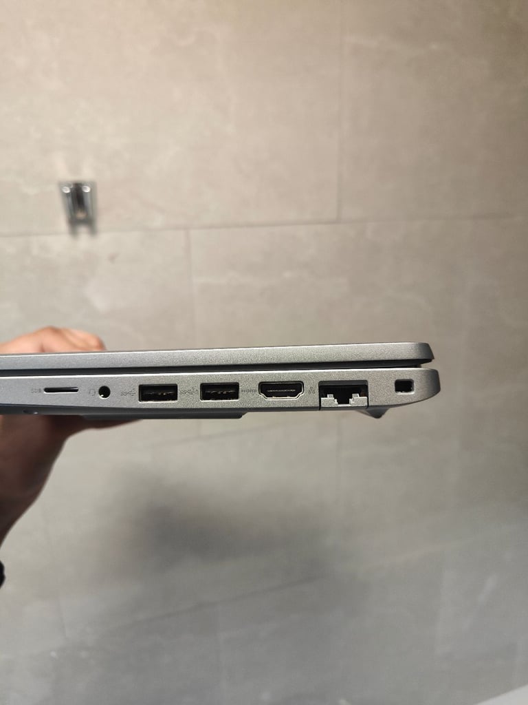 *ALMOST NEW* Dell Latitude 5540 2022