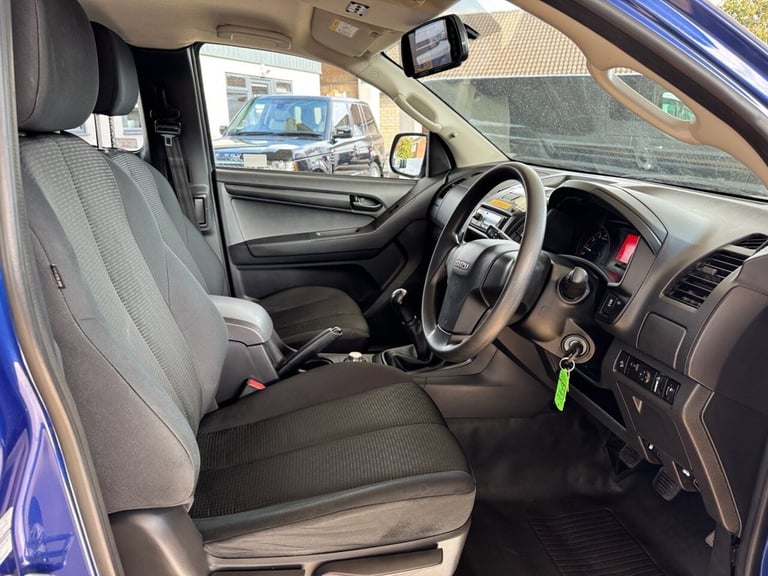 2019 69 ISUZU D-MAX 1.9TD EXTENDED CAB ROLLER SHUTTERS CAMERAS TOW PACK 4X4 EX E