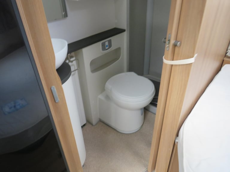 Bailey Autograph Approach 75/2 4 Berth Fixed Bed